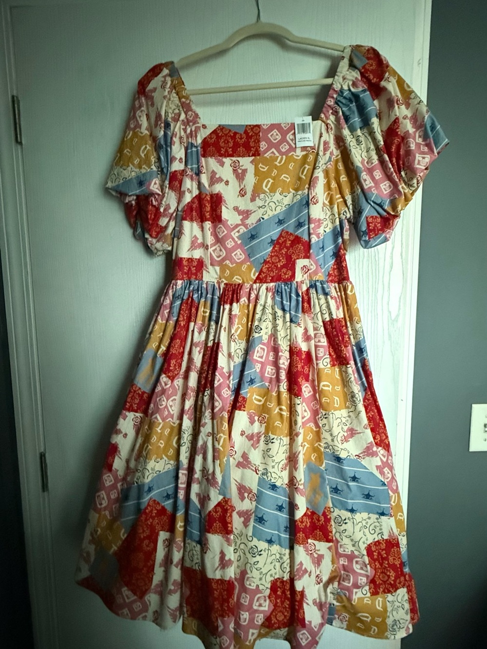 NWT Disney parks logoXL DR5HP Logo Dress - Multi Color (Pink, Mustard, Cream)